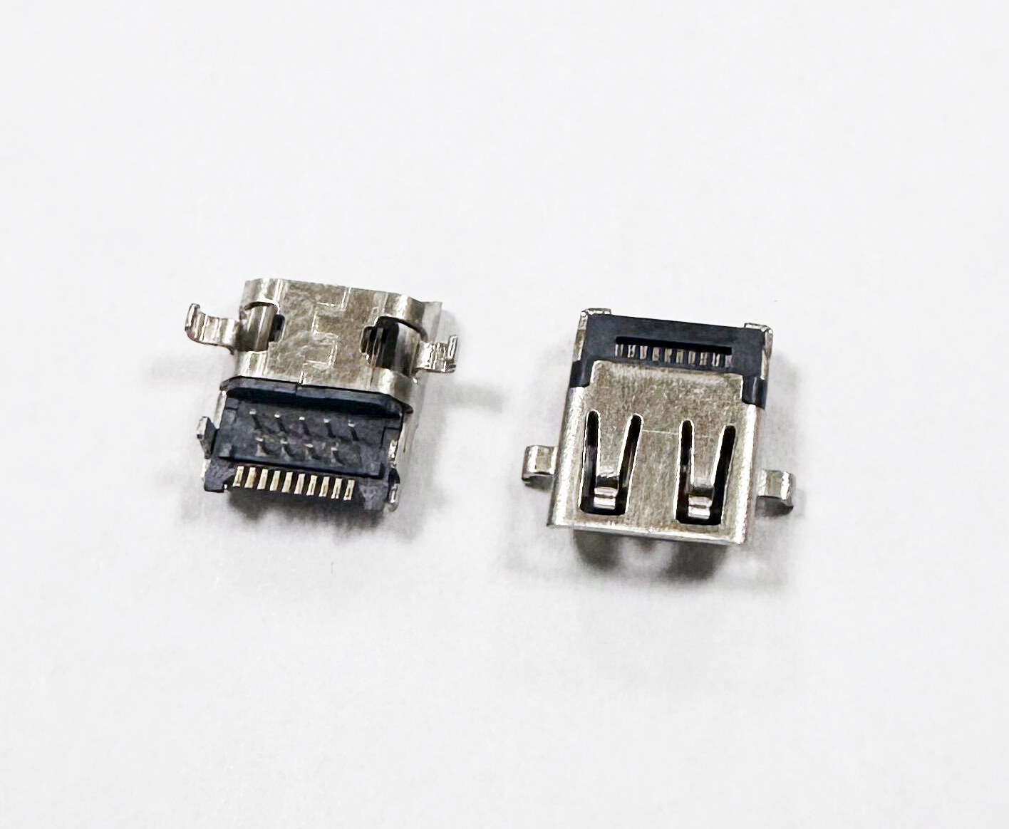 HDMI? D TYPE 沉板；殼子DIP斜口；端子DIP+SMT母座；CH=0.85  XK-002T0.6-19P